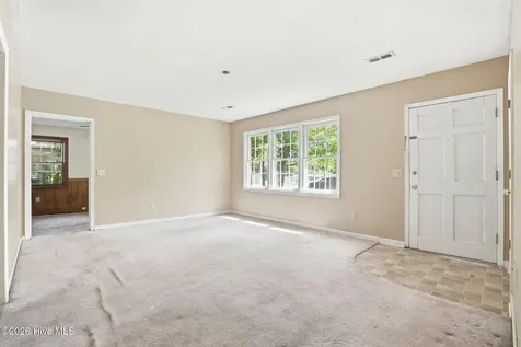 5117 Chaucer Drive Wilmington NC 28405
