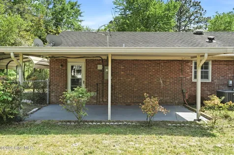 5117 Chaucer Drive Wilmington NC 28405