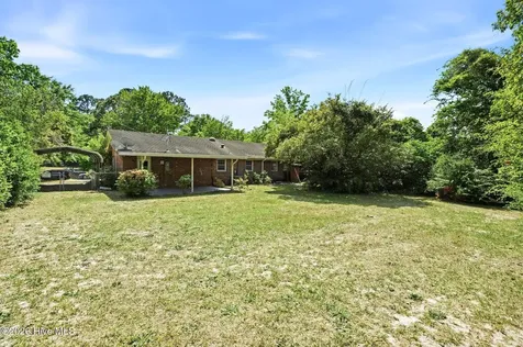 5117 Chaucer Drive Wilmington NC 28405