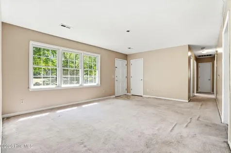 5117 Chaucer Drive Wilmington NC 28405