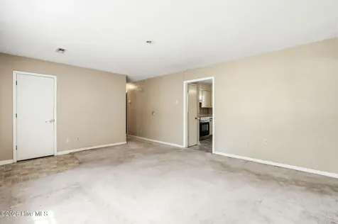 5117 Chaucer Drive Wilmington NC 28405