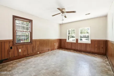 5117 Chaucer Drive Wilmington NC 28405