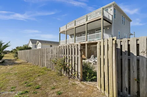 1318 N New River Drive Surf City NC 28445