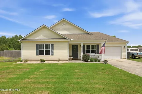 645 Hubert Boulevard Hubert NC 28539