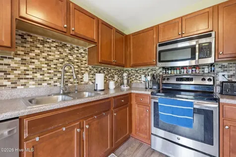 645 Hubert Boulevard Hubert NC 28539