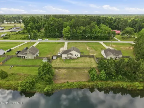 645 Hubert Boulevard Hubert NC 28539