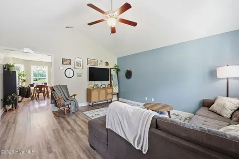 645 Hubert Boulevard Hubert NC 28539