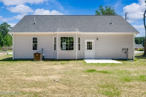 109 Doris Lane Teachey NC 28464
