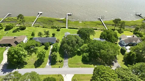 221 Rudolph Drive Beaufort NC 28516