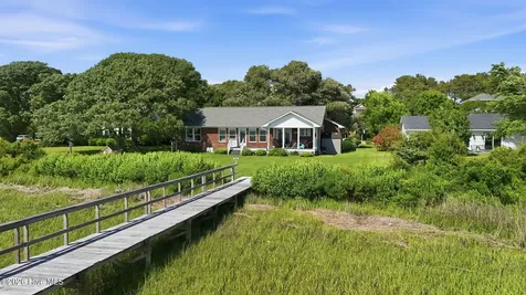 221 Rudolph Drive Beaufort NC 28516