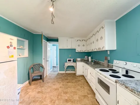 6703 13th Avenue North Topsail Beach NC 28460