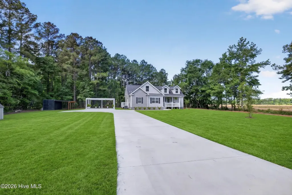 451 Governors Road SE Winnabow NC 28479