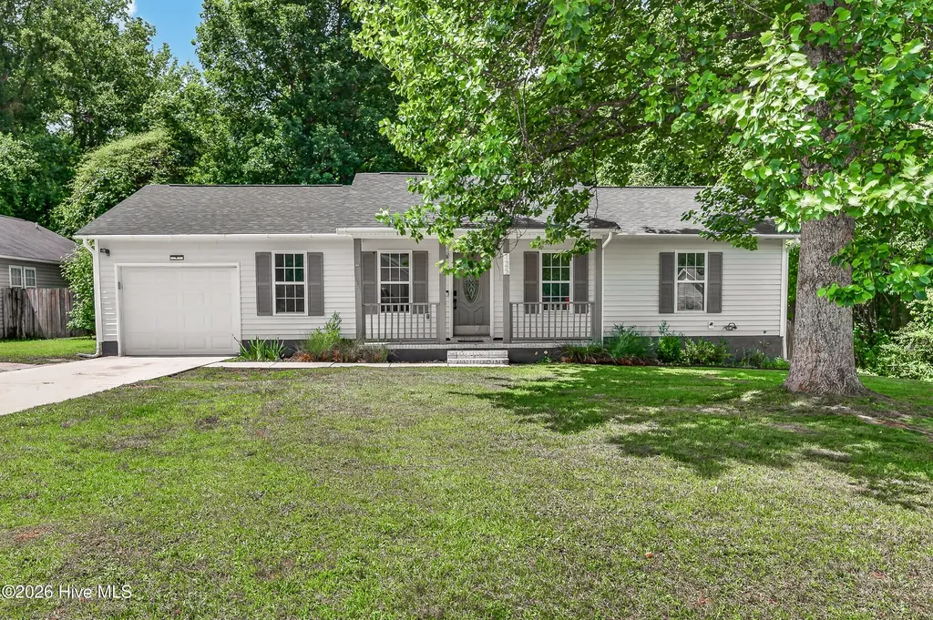 125 Sweetwater Drive Jacksonville NC 28540