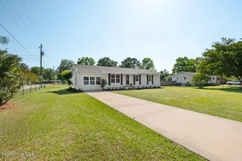 3521 Middle Sound Loop Road Wilmington NC 28411