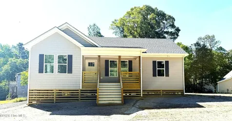 131 Dozier Street Jarvisburg NC 27947
