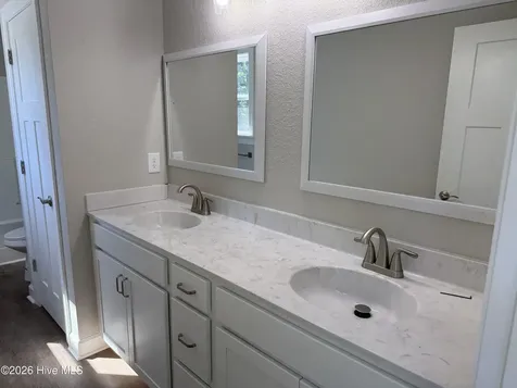 131 Dozier Street Jarvisburg NC 27947