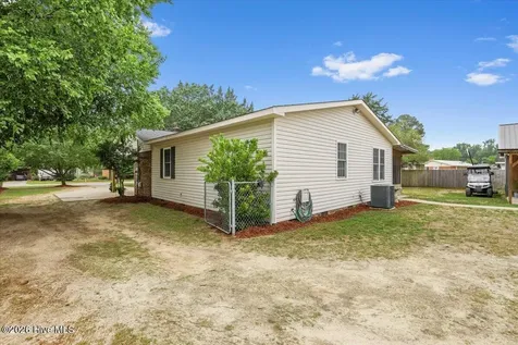 2943 Cherry Lane Kinston NC 28504