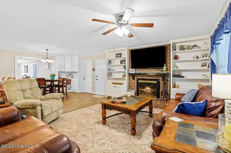 2943 Cherry Lane Kinston NC 28504