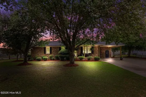2943 Cherry Lane Kinston NC 28504