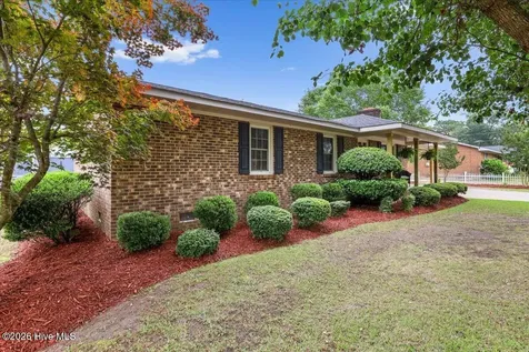 2943 Cherry Lane Kinston NC 28504