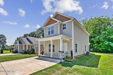 706 S Pollock Street Selma NC 27576