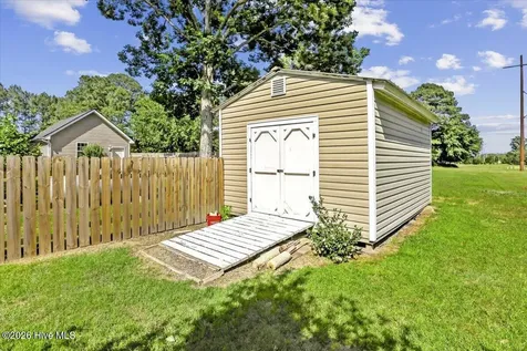 105 W Raintree Lane Goldsboro NC 27534