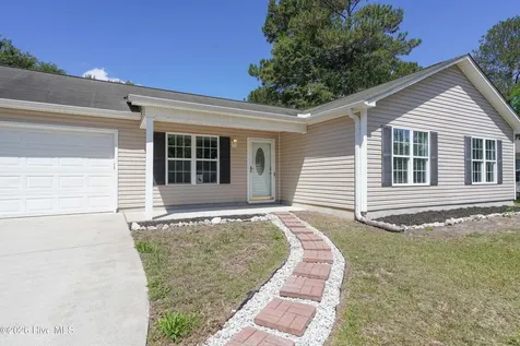 102 Ashbury Park Lane Richlands NC 28574