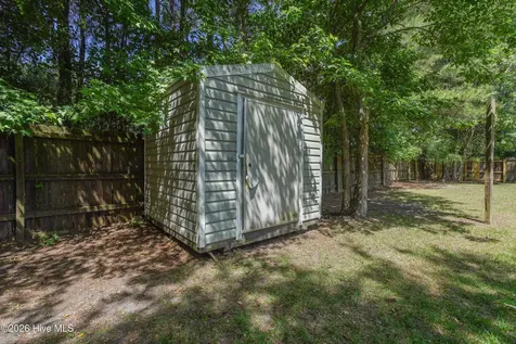 102 Ashbury Park Lane Richlands NC 28574