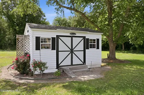 3526 Red Tip Lane Farmville NC 27828