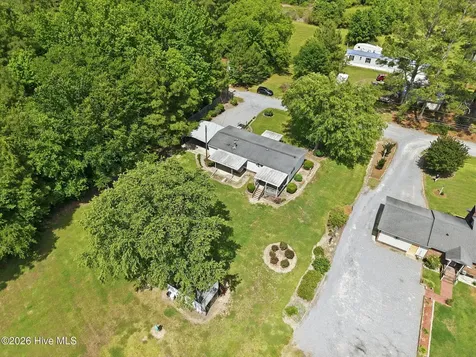 3526 Red Tip Lane Farmville NC 27828