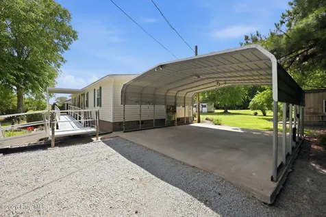 3526 Red Tip Lane Farmville NC 27828