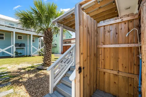 105 High Point Avenue Surf City NC 28445