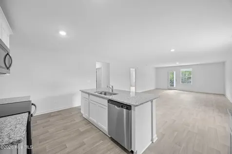 4641 Swimming Lane Shallotte NC 28470