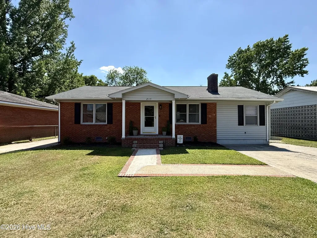 215 N Edgewood Avenue Williamston NC 27892