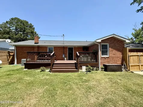 215 N Edgewood Avenue Williamston NC 27892