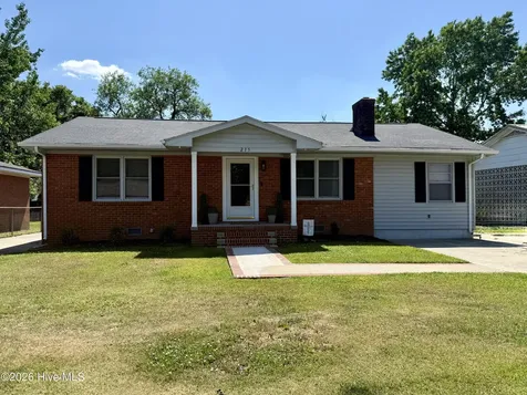 215 N Edgewood Avenue Williamston NC 27892