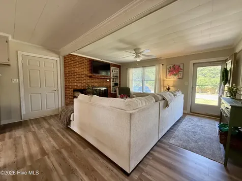 215 N Edgewood Avenue Williamston NC 27892