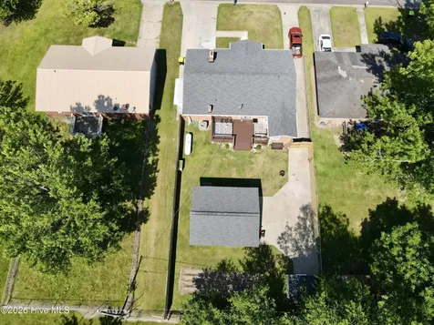 215 N Edgewood Avenue Williamston NC 27892