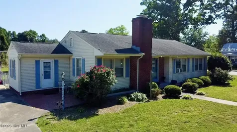 207 W Church Street Walstonburg NC 27888