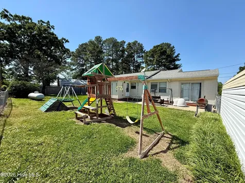 207 W Church Street Walstonburg NC 27888