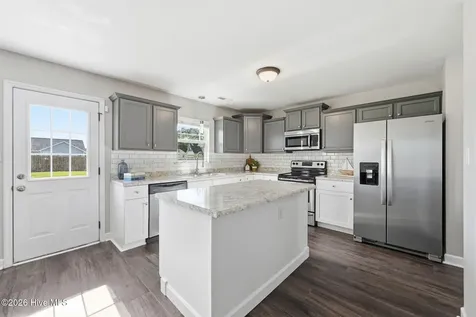 100 Shallow Court Sneads Ferry NC 28460