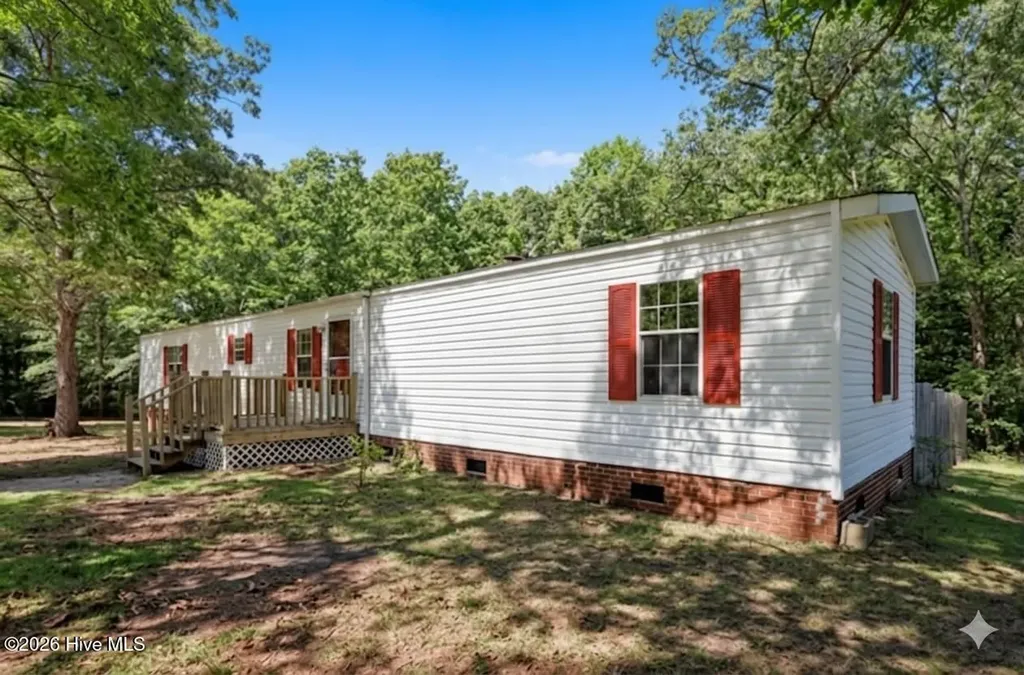 106 Mcclendon Court Richlands NC 28574