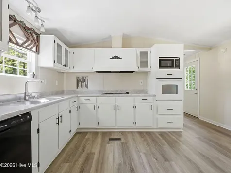 106 Mcclendon Court Richlands NC 28574