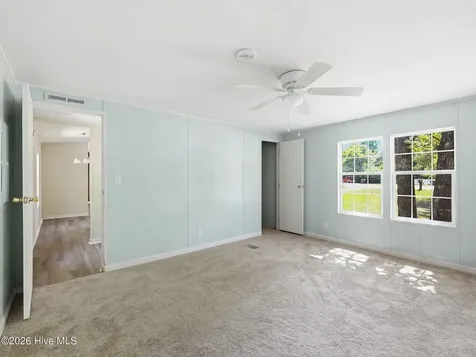 106 Mcclendon Court Richlands NC 28574