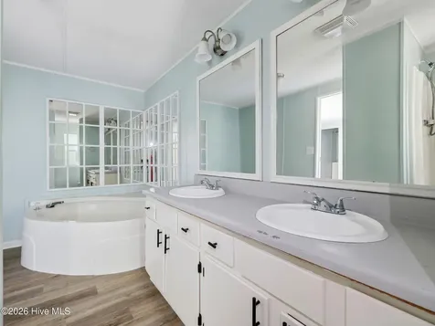 106 Mcclendon Court Richlands NC 28574