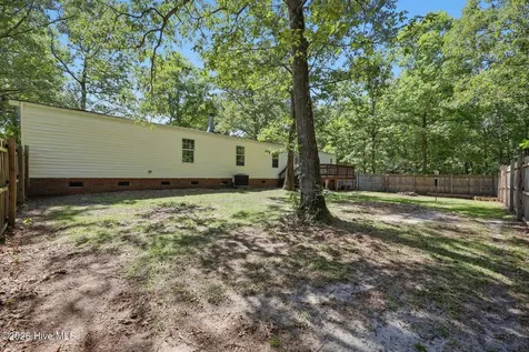 106 Mcclendon Court Richlands NC 28574