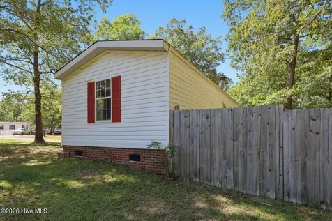 106 Mcclendon Court Richlands NC 28574