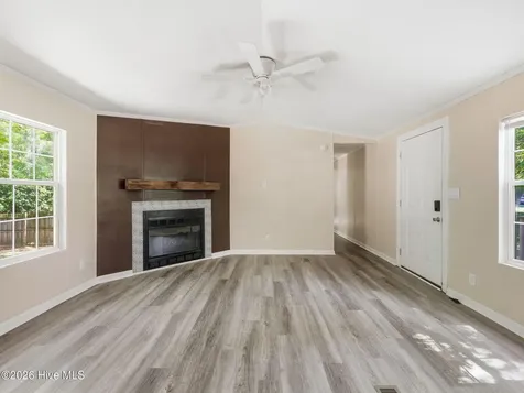 106 Mcclendon Court Richlands NC 28574