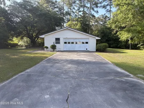 32 Dogwood Lane Whiteville NC 28472