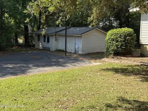 32 Dogwood Lane Whiteville NC 28472